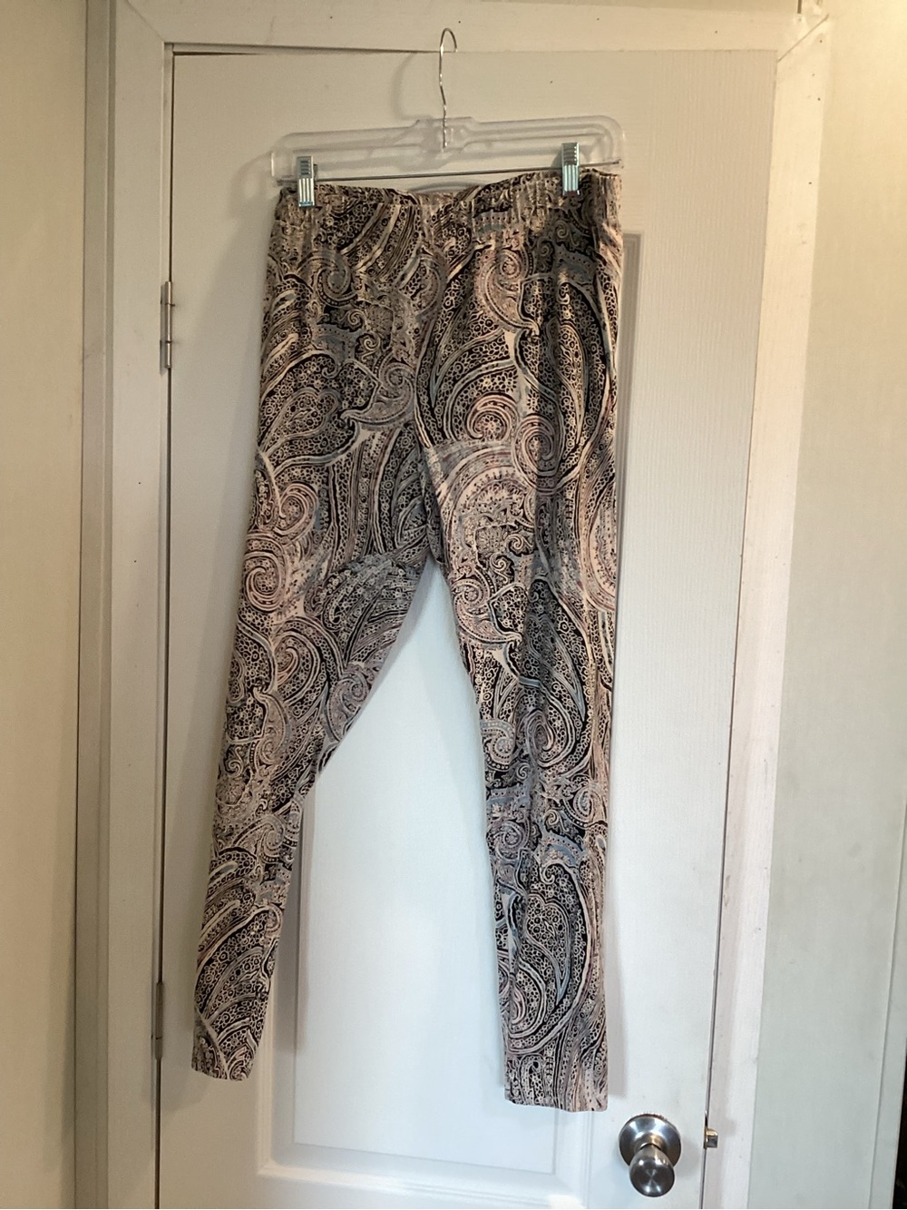 Cato Neutral Paisley Print Leggings in Black and Cream 18/20W EUC